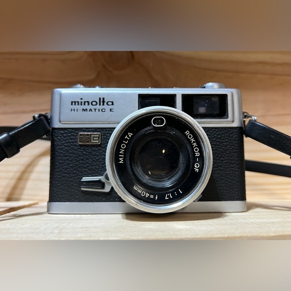 Minolta Hi Matic E 35mm SLR Film Camera Rokkor-QF 40mm F1.7 Lens / Electroflash